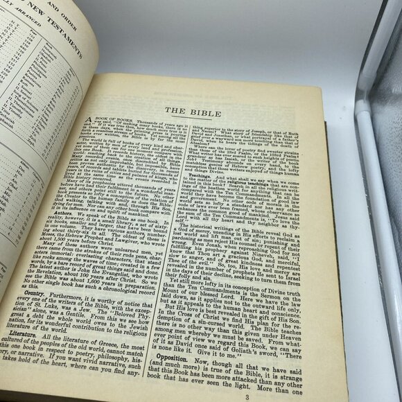 Holy Bible KJV Large Heirloom Family Red Letter Master Reference Edition (1971) - Picture 10 of 16